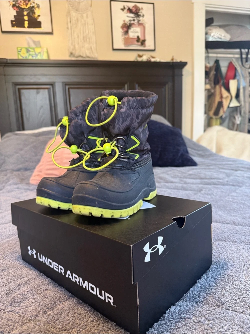 Totes brand Black and Neon Yellow Snow Boots